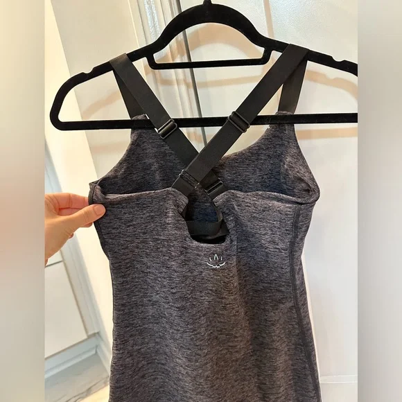 Beyond Yoga tank - Picture 2 of 2